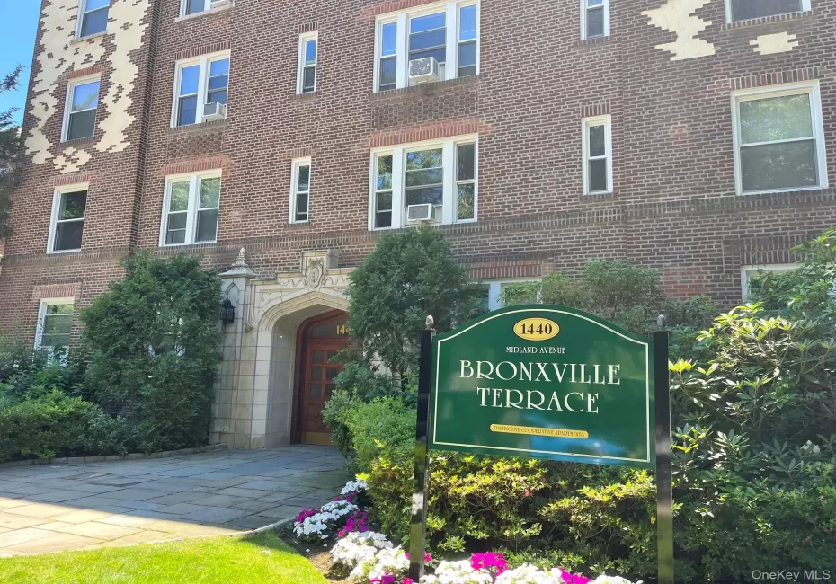 1440 Midland Avenue, Yonkers, NY, 1 Bedroom Bedrooms, 2 Rooms Rooms,1 BathroomBathrooms,Residential Lease,For Rent,Midland,0,1019893 1440 Midland Avenue, Yonkers, NY, 1 Bedroom Bedrooms, 2 Rooms Rooms,1 BathroomBathrooms,Residential Lease,For Rent,Midland,0,1019893