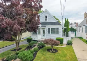 360 Grand Avenue, Hempstead, NY, 3 Bedrooms Bedrooms, 6 Rooms Rooms,2 BathroomsBathrooms,Residential,For Rent,Grand,0,1019684 360 Grand Avenue, Hempstead, NY, 3 Bedrooms Bedrooms, 6 Rooms Rooms,2 BathroomsBathrooms,Residential,For Rent,Grand,0,1019684