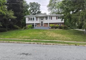 6 O Sullivan Lane, Monroe, NY, 4 Bedrooms Bedrooms, 8 Rooms Rooms,2 BathroomsBathrooms,Residential Lease,For Rent,O Sullivan,0,1019930 6 O Sullivan Lane, Monroe, NY, 4 Bedrooms Bedrooms, 8 Rooms Rooms,2 BathroomsBathrooms,Residential Lease,For Rent,O Sullivan,0,1019930