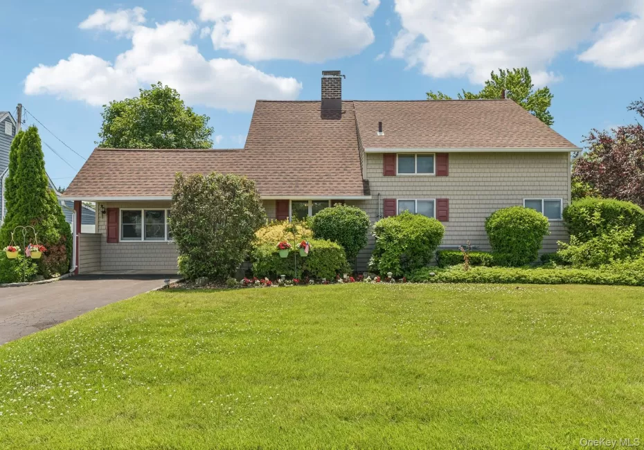 83 Coppersmith Road, Hempstead, NY, 4 Bedrooms Bedrooms, 8 Rooms Rooms,1 BathroomBathrooms,Residential,For Rent,Coppersmith,0,1012866 83 Coppersmith Road, Hempstead, NY, 4 Bedrooms Bedrooms, 8 Rooms Rooms,1 BathroomBathrooms,Residential,For Rent,Coppersmith,0,1012866