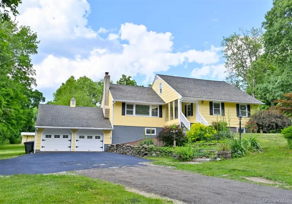 136 Foggintown Road, Southeast, NY, 3 Bedrooms Bedrooms, 7 Rooms Rooms,4 BathroomsBathrooms,Residential,For Rent,Foggintown,0,1012324 136 Foggintown Road, Southeast, NY, 3 Bedrooms Bedrooms, 7 Rooms Rooms,4 BathroomsBathrooms,Residential,For Rent,Foggintown,0,1012324