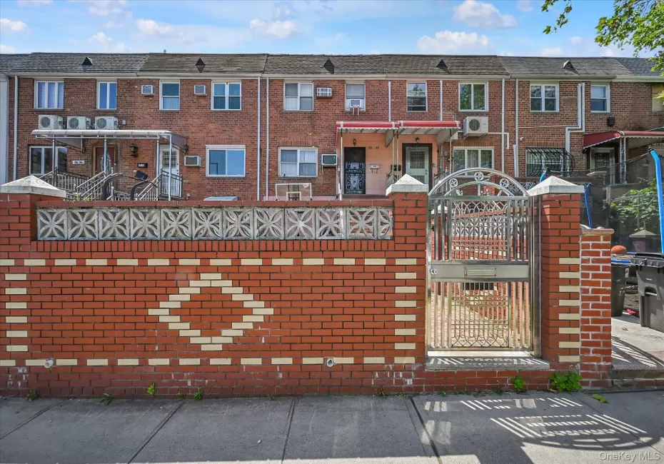 15052 76th Road, New York, NY, 3 Bedrooms Bedrooms, 10 Rooms Rooms,2 BathroomsBathrooms,Residential,For Rent,76th,0,1020159 15052 76th Road, New York, NY, 3 Bedrooms Bedrooms, 10 Rooms Rooms,2 BathroomsBathrooms,Residential,For Rent,76th,0,1020159