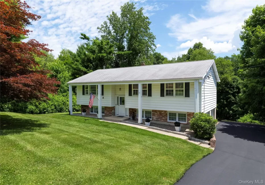 30 Ridgeview Avenue, Carmel, NY, 3 Bedrooms Bedrooms, 8 Rooms Rooms,2 BathroomsBathrooms,Residential,For Rent,Ridgeview,0,1020156 30 Ridgeview Avenue, Carmel, NY, 3 Bedrooms Bedrooms, 8 Rooms Rooms,2 BathroomsBathrooms,Residential,For Rent,Ridgeview,0,1020156