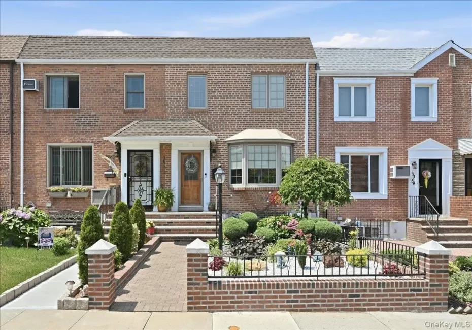 6356 76th Street, New York, NY, 3 Bedrooms Bedrooms, 8 Rooms Rooms,2 BathroomsBathrooms,Residential,For Rent,76th,0,1018566 6356 76th Street, New York, NY, 3 Bedrooms Bedrooms, 8 Rooms Rooms,2 BathroomsBathrooms,Residential,For Rent,76th,0,1018566