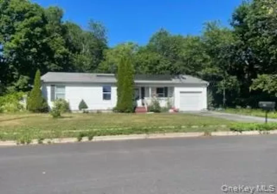 316 Leaf Avenue, Islip, NY, 3 Bedrooms Bedrooms, 5 Rooms Rooms,1 BathroomBathrooms,Residential,For Rent,Leaf,0,1020124 316 Leaf Avenue, Islip, NY, 3 Bedrooms Bedrooms, 5 Rooms Rooms,1 BathroomBathrooms,Residential,For Rent,Leaf,0,1020124
