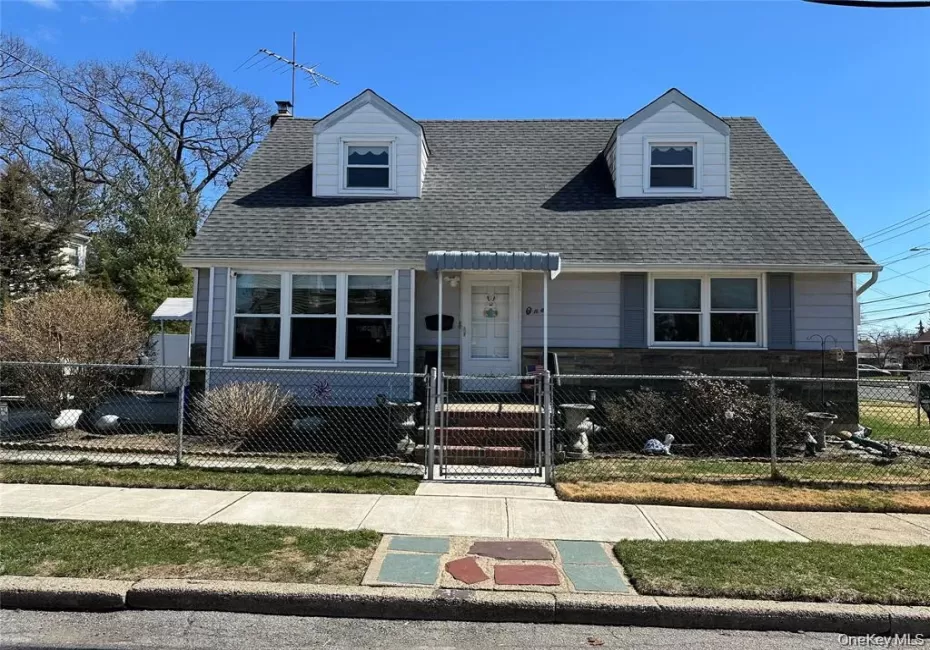 one Waverly Place, Hempstead, NY, 1 Bedroom Bedrooms, 4 Rooms Rooms,1 BathroomBathrooms,Residential Lease,For Rent,Waverly,0,1020386 one Waverly Place, Hempstead, NY, 1 Bedroom Bedrooms, 4 Rooms Rooms,1 BathroomBathrooms,Residential Lease,For Rent,Waverly,0,1020386