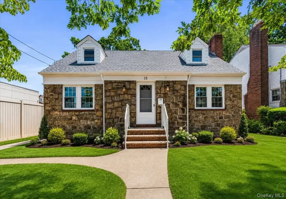 15 Astor Place, Hempstead, NY, 4 Bedrooms Bedrooms, 9 Rooms Rooms,2 BathroomsBathrooms,Residential,For Rent,Astor,0,1020404 15 Astor Place, Hempstead, NY, 4 Bedrooms Bedrooms, 9 Rooms Rooms,2 BathroomsBathrooms,Residential,For Rent,Astor,0,1020404