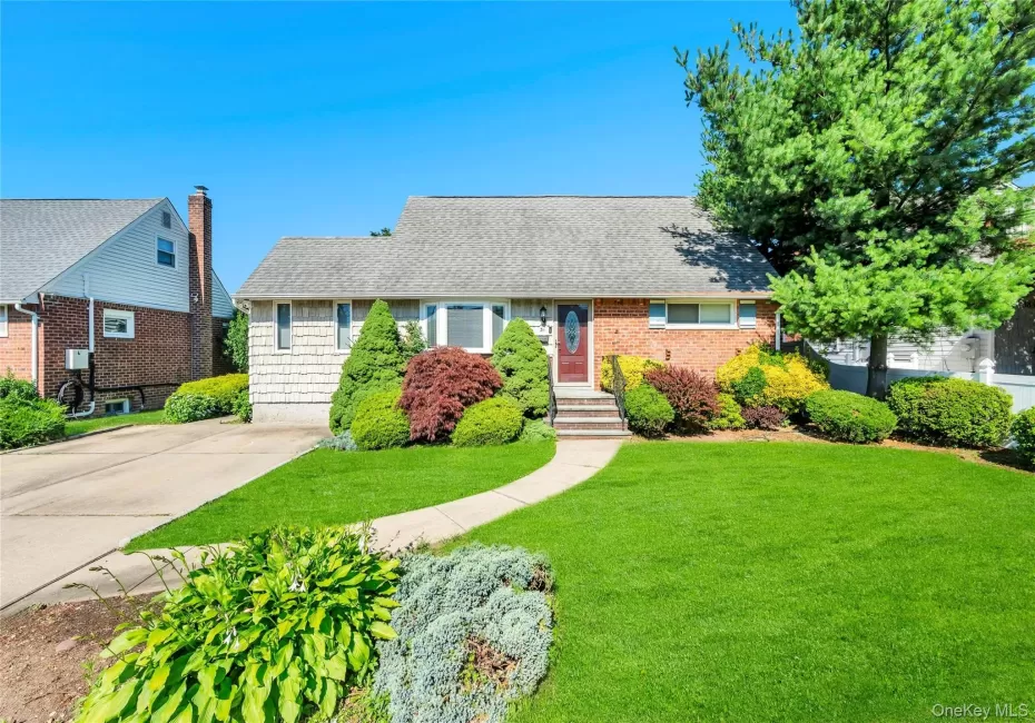 34 Oak Street, Oyster Bay, NY, 4 Bedrooms Bedrooms, 8 Rooms Rooms,2 BathroomsBathrooms,Residential,For Rent,Oak,0,1017199 34 Oak Street, Oyster Bay, NY, 4 Bedrooms Bedrooms, 8 Rooms Rooms,2 BathroomsBathrooms,Residential,For Rent,Oak,0,1017199