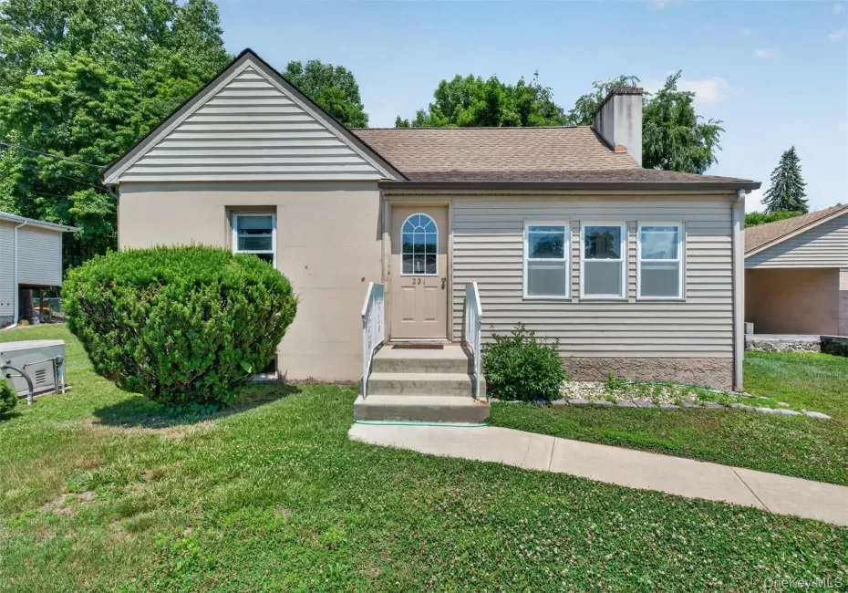 221 1st Street, Cortlandt, NY, 4 Bedrooms Bedrooms, 8 Rooms Rooms,2 BathroomsBathrooms,Residential,For Rent,1st,0,1014701 221 1st Street, Cortlandt, NY, 4 Bedrooms Bedrooms, 8 Rooms Rooms,2 BathroomsBathrooms,Residential,For Rent,1st,0,1014701