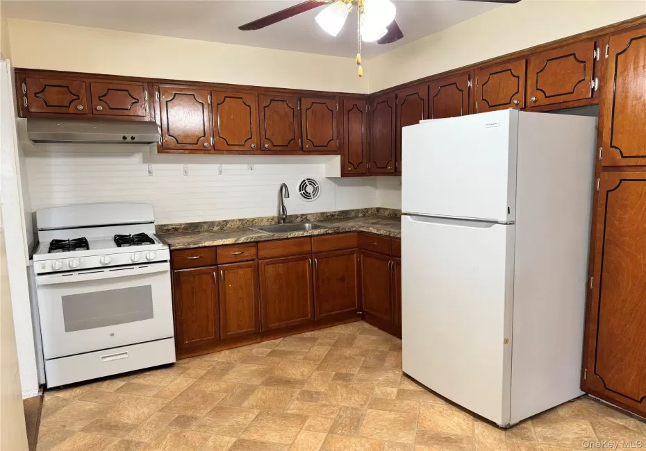 10402 51st Avenue, New York, NY, 3 Bedrooms Bedrooms, 8 Rooms Rooms,1 BathroomBathrooms,Residential Lease,For Rent,51st,0,1020541 10402 51st Avenue, New York, NY, 3 Bedrooms Bedrooms, 8 Rooms Rooms,1 BathroomBathrooms,Residential Lease,For Rent,51st,0,1020541