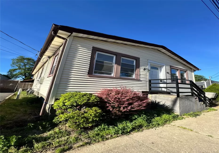 64 Sprague Avenue, Babylon, NY, 3 Bedrooms Bedrooms, 7 Rooms Rooms,2 BathroomsBathrooms,Residential Lease,For Rent,Sprague,0,1020148 64 Sprague Avenue, Babylon, NY, 3 Bedrooms Bedrooms, 7 Rooms Rooms,2 BathroomsBathrooms,Residential Lease,For Rent,Sprague,0,1020148