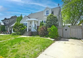 2198 Willow Street, Hempstead, NY, 4 Bedrooms Bedrooms, 7 Rooms Rooms,2 BathroomsBathrooms,Residential,For Rent,Willow,0,858857 2198 Willow Street, Hempstead, NY, 4 Bedrooms Bedrooms, 7 Rooms Rooms,2 BathroomsBathrooms,Residential,For Rent,Willow,0,858857