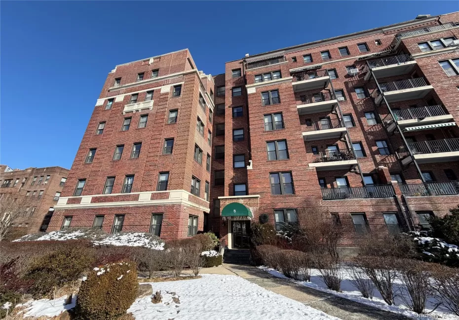 5 Circuit Road, New Rochelle, NY, 2 Bedrooms Bedrooms, 4 Rooms Rooms,1 BathroomBathrooms,Residential,For Rent,Circuit,0,952168 5 Circuit Road, New Rochelle, NY, 2 Bedrooms Bedrooms, 4 Rooms Rooms,1 BathroomBathrooms,Residential,For Rent,Circuit,0,952168