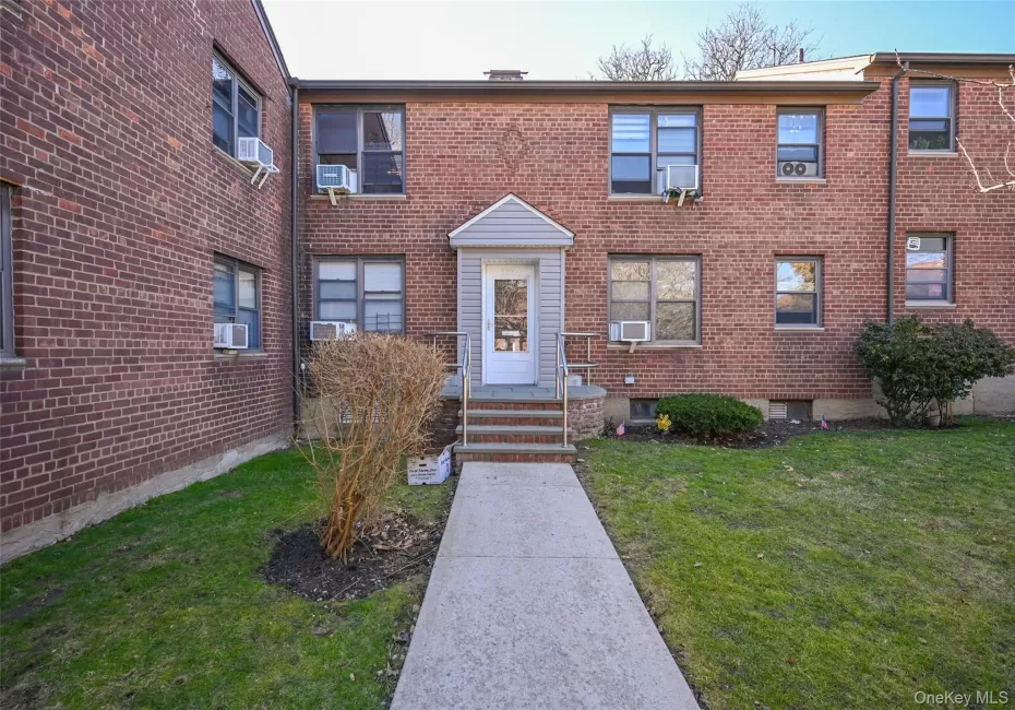 36-44 172 Street, New York, NY, 2 Bedrooms Bedrooms, 6 Rooms Rooms,1 BathroomBathrooms,Residential,For Rent,172,0,968802 36-44 172 Street, New York, NY, 2 Bedrooms Bedrooms, 6 Rooms Rooms,1 BathroomBathrooms,Residential,For Rent,172,0,968802