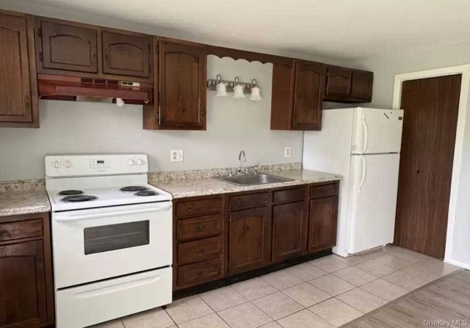 207 Highland Avenue, Marlboro, NY, 1 Bedroom Bedrooms, 3 Rooms Rooms,1 BathroomBathrooms,Residential Lease,For Rent,Highland,0,1012151 207 Highland Avenue, Marlboro, NY, 1 Bedroom Bedrooms, 3 Rooms Rooms,1 BathroomBathrooms,Residential Lease,For Rent,Highland,0,1012151