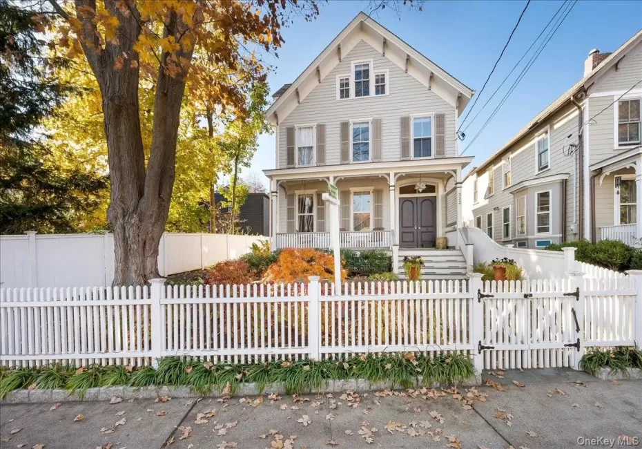 322 Broadway, Clarkstown, NY, 3 Bedrooms Bedrooms, 7 Rooms Rooms,2 BathroomsBathrooms,Residential,For Rent,Broadway,0,1017104 322 Broadway, Clarkstown, NY, 3 Bedrooms Bedrooms, 7 Rooms Rooms,2 BathroomsBathrooms,Residential,For Rent,Broadway,0,1017104