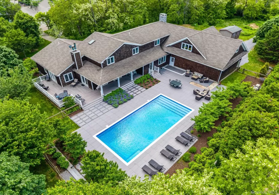 12950 Oregon Road, Cutchogue 12950 Oregon Road, Cutchogue