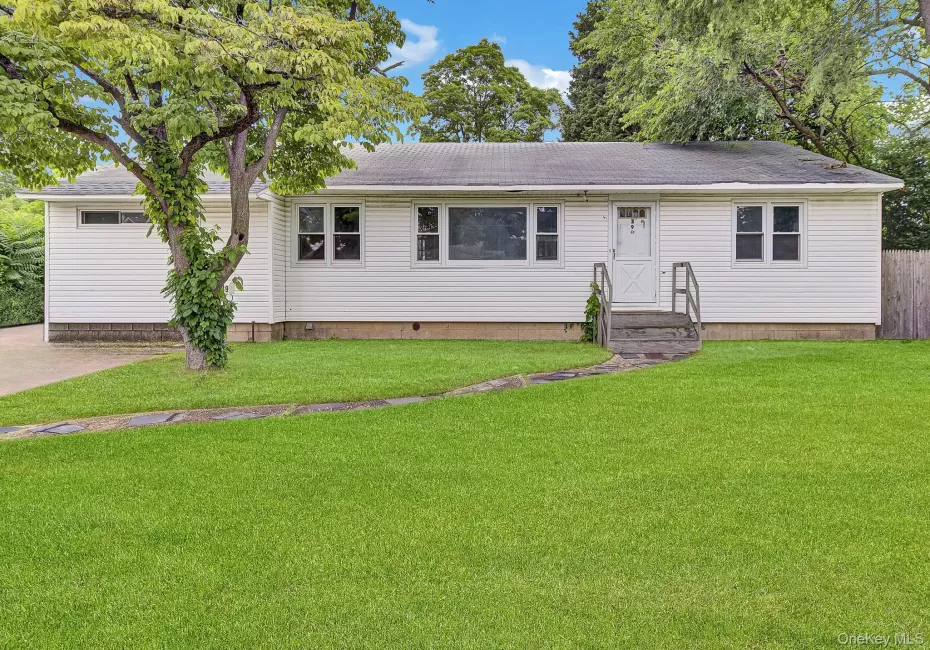 39 3rd Avenue, North Hempstead, NY, 3 Bedrooms Bedrooms, 6 Rooms Rooms,1 BathroomBathrooms,Residential,For Rent,3rd,0,1018370 39 3rd Avenue, North Hempstead, NY, 3 Bedrooms Bedrooms, 6 Rooms Rooms,1 BathroomBathrooms,Residential,For Rent,3rd,0,1018370