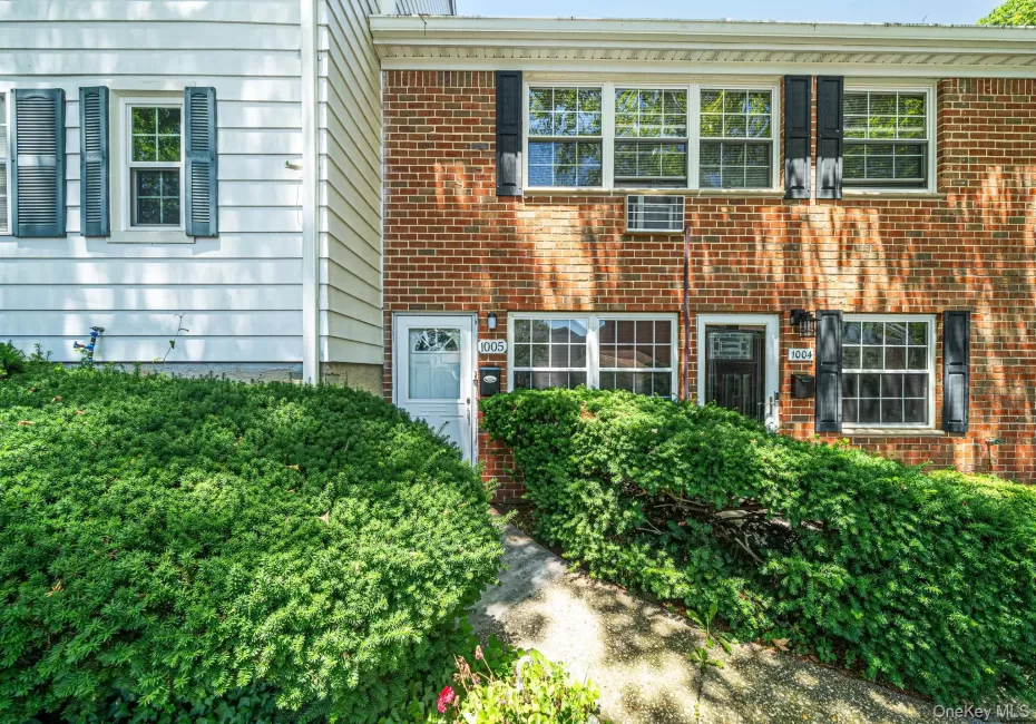 1005 Towne House Village Village, Islip, NY, 1 Bedroom Bedrooms, 4 Rooms Rooms,1 BathroomBathrooms,Residential,For Rent,Towne House Village,0,1020295 1005 Towne House Village Village, Islip, NY, 1 Bedroom Bedrooms, 4 Rooms Rooms,1 BathroomBathrooms,Residential,For Rent,Towne House Village,0,1020295