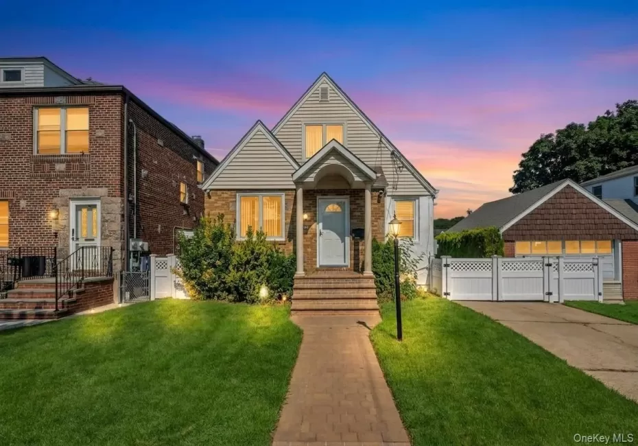 374 Rockaway Parkway, Hempstead, NY, 4 Bedrooms Bedrooms, 8 Rooms Rooms,2 BathroomsBathrooms,Residential,For Rent,Rockaway,0,1019546 374 Rockaway Parkway, Hempstead, NY, 4 Bedrooms Bedrooms, 8 Rooms Rooms,2 BathroomsBathrooms,Residential,For Rent,Rockaway,0,1019546