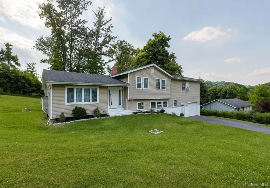 1 Forest Lane, New Windsor, NY, 5 Bedrooms Bedrooms, 12 Rooms Rooms,2 BathroomsBathrooms,Residential,For Rent,Forest,0,1019702 1 Forest Lane, New Windsor, NY, 5 Bedrooms Bedrooms, 12 Rooms Rooms,2 BathroomsBathrooms,Residential,For Rent,Forest,0,1019702