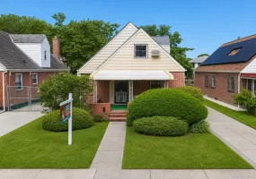 7618 172nd Street, New York, NY, 4 Bedrooms Bedrooms, 8 Rooms Rooms,3 BathroomsBathrooms,Residential,For Rent,172nd,0,1012354 7618 172nd Street, New York, NY, 4 Bedrooms Bedrooms, 8 Rooms Rooms,3 BathroomsBathrooms,Residential,For Rent,172nd,0,1012354