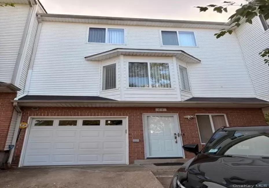 64 Amanda Court, New York, NY, 4 Bedrooms Bedrooms, 10 Rooms Rooms,3 BathroomsBathrooms,Residential,For Rent,Amanda,0,1019988 64 Amanda Court, New York, NY, 4 Bedrooms Bedrooms, 10 Rooms Rooms,3 BathroomsBathrooms,Residential,For Rent,Amanda,0,1019988