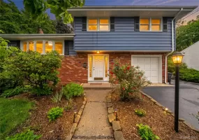 4 Forest Knoll Drive, Ramapo, NY, 4 Bedrooms Bedrooms, 10 Rooms Rooms,2 BathroomsBathrooms,Residential,For Rent,Forest Knoll,0,1005775 4 Forest Knoll Drive, Ramapo, NY, 4 Bedrooms Bedrooms, 10 Rooms Rooms,2 BathroomsBathrooms,Residential,For Rent,Forest Knoll,0,1005775