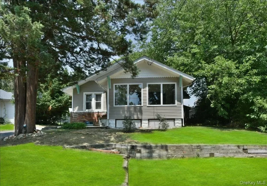3 School Street, Islip, NY, 3 Bedrooms Bedrooms, 7 Rooms Rooms,2 BathroomsBathrooms,Residential,For Rent,School,0,1020646 3 School Street, Islip, NY, 3 Bedrooms Bedrooms, 7 Rooms Rooms,2 BathroomsBathrooms,Residential,For Rent,School,0,1020646