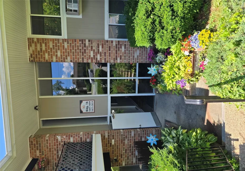 1613 Old Country Road, Greenburgh, NY, 2 Bedrooms Bedrooms, 5 Rooms Rooms,1 BathroomBathrooms,Residential,For Rent,Old Country,0,1019936 1613 Old Country Road, Greenburgh, NY, 2 Bedrooms Bedrooms, 5 Rooms Rooms,1 BathroomBathrooms,Residential,For Rent,Old Country,0,1019936