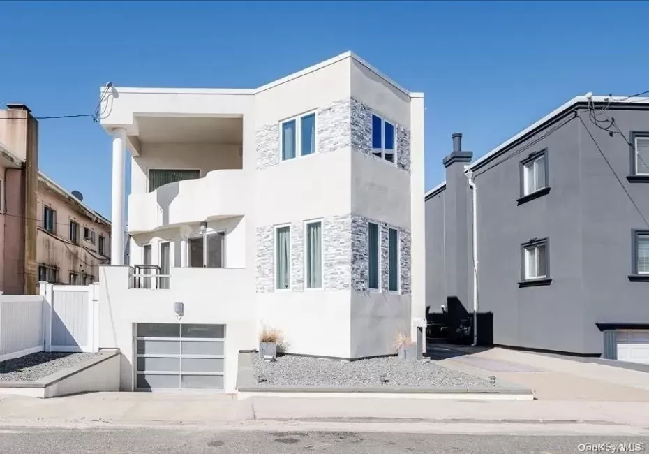 17 New York Avenue, Long Beach, NY, 3 Bedrooms Bedrooms, 9 Rooms Rooms,2 BathroomsBathrooms,Residential,For Rent,New York,0,1020507 17 New York Avenue, Long Beach, NY, 3 Bedrooms Bedrooms, 9 Rooms Rooms,2 BathroomsBathrooms,Residential,For Rent,New York,0,1020507