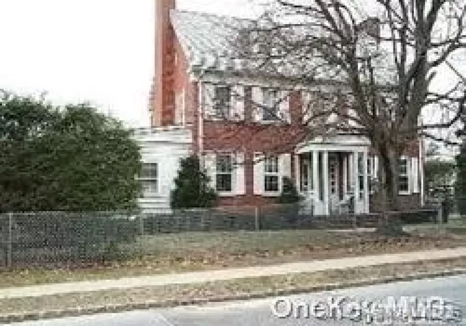45 Tennyson Avenue, North Hempstead, NY, 6 Bedrooms Bedrooms, 9 Rooms Rooms,2 BathroomsBathrooms,Residential Lease,For Rent,Tennyson,0,1020658 45 Tennyson Avenue, North Hempstead, NY, 6 Bedrooms Bedrooms, 9 Rooms Rooms,2 BathroomsBathrooms,Residential Lease,For Rent,Tennyson,0,1020658