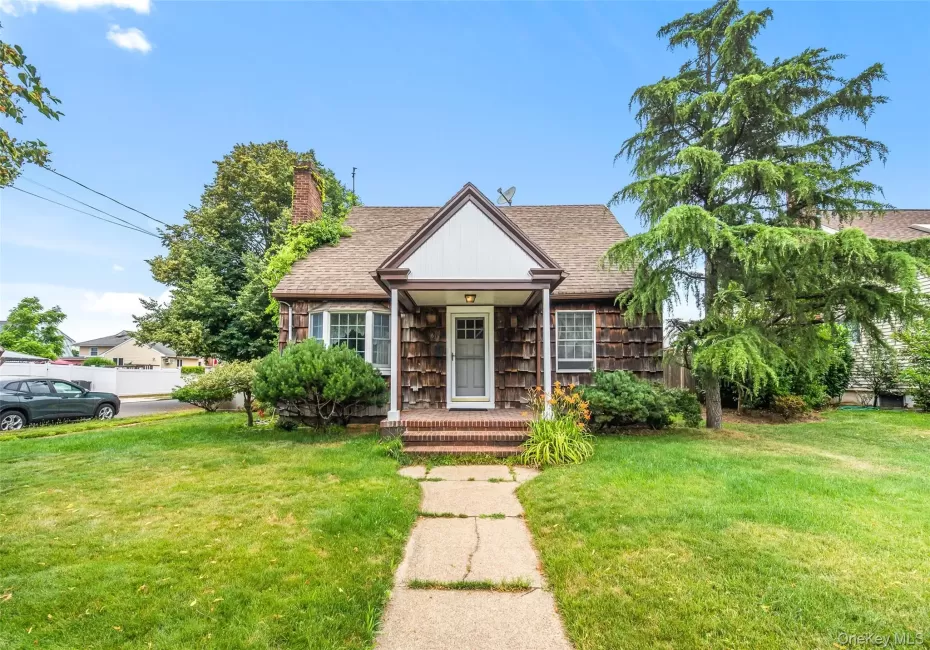 612 Hughes Street, Hempstead, NY, 3 Bedrooms Bedrooms, 8 Rooms Rooms,1 BathroomBathrooms,Residential,For Rent,Hughes,0,1020000 612 Hughes Street, Hempstead, NY, 3 Bedrooms Bedrooms, 8 Rooms Rooms,1 BathroomBathrooms,Residential,For Rent,Hughes,0,1020000