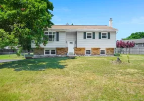 12 Golden Way, Hyde Park, NY, 3 Bedrooms Bedrooms, 9 Rooms Rooms,2 BathroomsBathrooms,Residential,For Rent,Golden,0,1020591 12 Golden Way, Hyde Park, NY, 3 Bedrooms Bedrooms, 9 Rooms Rooms,2 BathroomsBathrooms,Residential,For Rent,Golden,0,1020591
