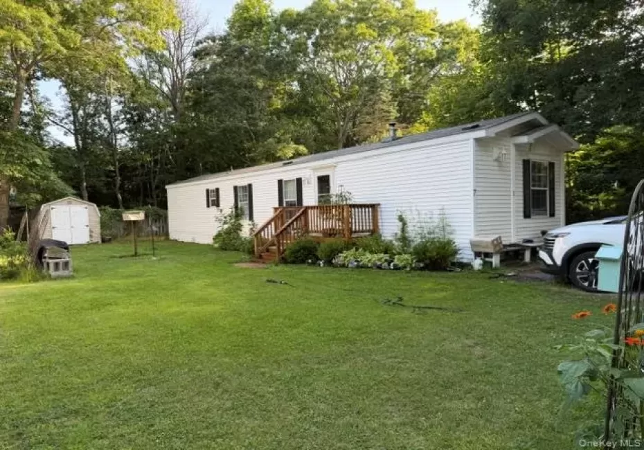 1538 Speonk Riverhead Road, Southampton, NY, 2 Bedrooms Bedrooms, 5 Rooms Rooms,1 BathroomBathrooms,Residential,For Rent,Speonk Riverhead,0,1020838 1538 Speonk Riverhead Road, Southampton, NY, 2 Bedrooms Bedrooms, 5 Rooms Rooms,1 BathroomBathrooms,Residential,For Rent,Speonk Riverhead,0,1020838