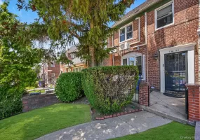 136-43 71st Road, New York, NY, 3 Bedrooms Bedrooms, 6 Rooms Rooms,2 BathroomsBathrooms,Residential,For Rent,71st,0,1017552 136-43 71st Road, New York, NY, 3 Bedrooms Bedrooms, 6 Rooms Rooms,2 BathroomsBathrooms,Residential,For Rent,71st,0,1017552