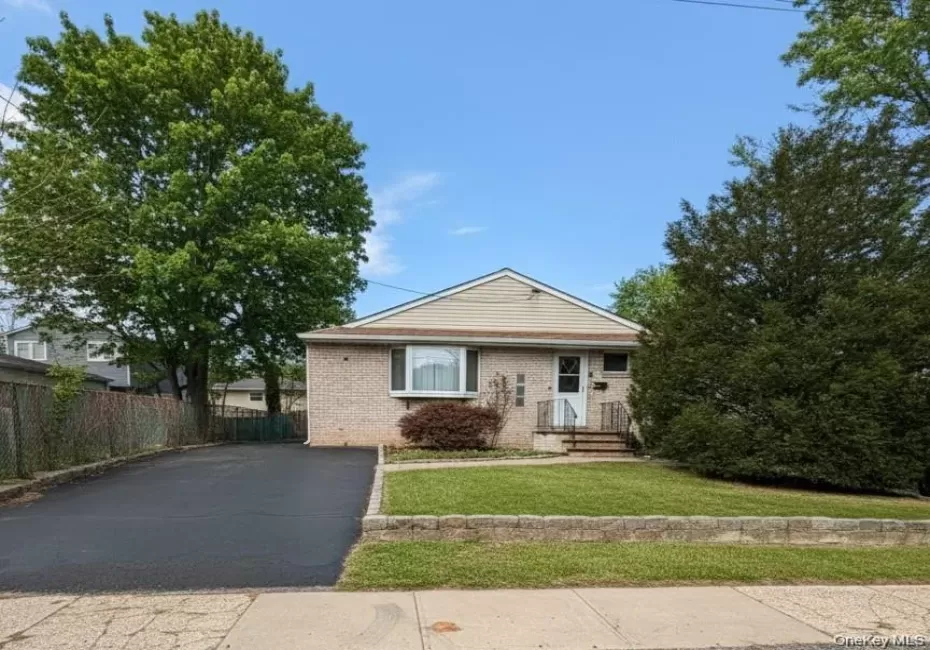 19 7th Street, Oyster Bay, NY, 3 Bedrooms Bedrooms, 5 Rooms Rooms,1 BathroomBathrooms,Residential Lease,For Rent,7th,0,1019673 19 7th Street, Oyster Bay, NY, 3 Bedrooms Bedrooms, 5 Rooms Rooms,1 BathroomBathrooms,Residential Lease,For Rent,7th,0,1019673