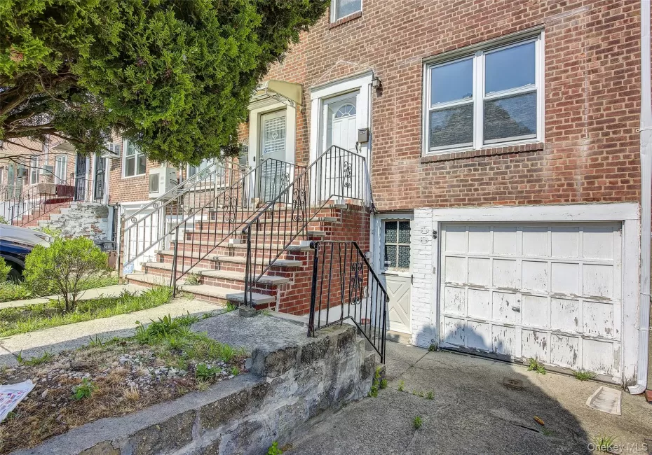 53-21 194th Street, New York, NY, 3 Bedrooms Bedrooms, 6 Rooms Rooms,1 BathroomBathrooms,Residential,For Rent,194th,0,1021035 53-21 194th Street, New York, NY, 3 Bedrooms Bedrooms, 6 Rooms Rooms,1 BathroomBathrooms,Residential,For Rent,194th,0,1021035