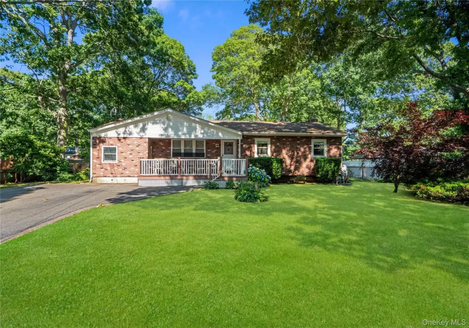 35 Corbin Avenue, Brookhaven, NY, 3 Bedrooms Bedrooms, 7 Rooms Rooms,2 BathroomsBathrooms,Residential,For Rent,Corbin,0,1013152 35 Corbin Avenue, Brookhaven, NY, 3 Bedrooms Bedrooms, 7 Rooms Rooms,2 BathroomsBathrooms,Residential,For Rent,Corbin,0,1013152