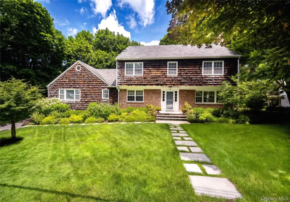 Presenting 15 Laurel Hill Road, Dobbs Ferry, NY Presenting 15 Laurel Hill Road, Dobbs Ferry, NY