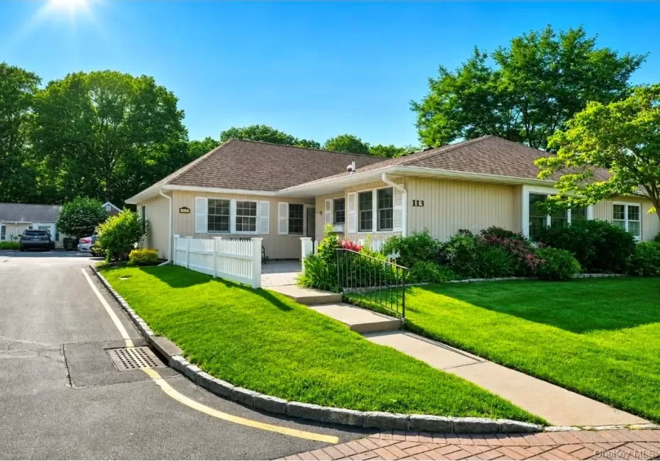 113 Revere Drive, Islip, NY, 2 Bedrooms Bedrooms, 5 Rooms Rooms,2 BathroomsBathrooms,Residential,For Rent,Revere,0,1021047 113 Revere Drive, Islip, NY, 2 Bedrooms Bedrooms, 5 Rooms Rooms,2 BathroomsBathrooms,Residential,For Rent,Revere,0,1021047