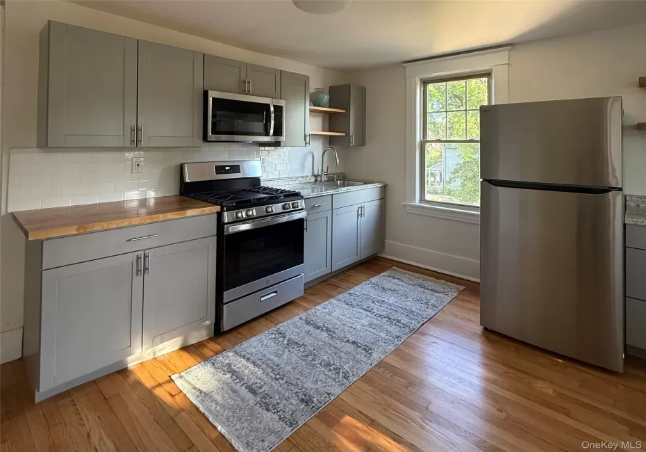 66 Worrall Avenue, Poughkeepsie, NY, 2 Bedrooms Bedrooms, 5 Rooms Rooms,1 BathroomBathrooms,Residential Lease,For Rent,Worrall,0,1019608 66 Worrall Avenue, Poughkeepsie, NY, 2 Bedrooms Bedrooms, 5 Rooms Rooms,1 BathroomBathrooms,Residential Lease,For Rent,Worrall,0,1019608