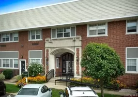 425 Newbridge Road, Hempstead, NY, 1 Bedroom Bedrooms, 4 Rooms Rooms,1 BathroomBathrooms,Residential Lease,For Rent,Newbridge,0,1021109 425 Newbridge Road, Hempstead, NY, 1 Bedroom Bedrooms, 4 Rooms Rooms,1 BathroomBathrooms,Residential Lease,For Rent,Newbridge,0,1021109