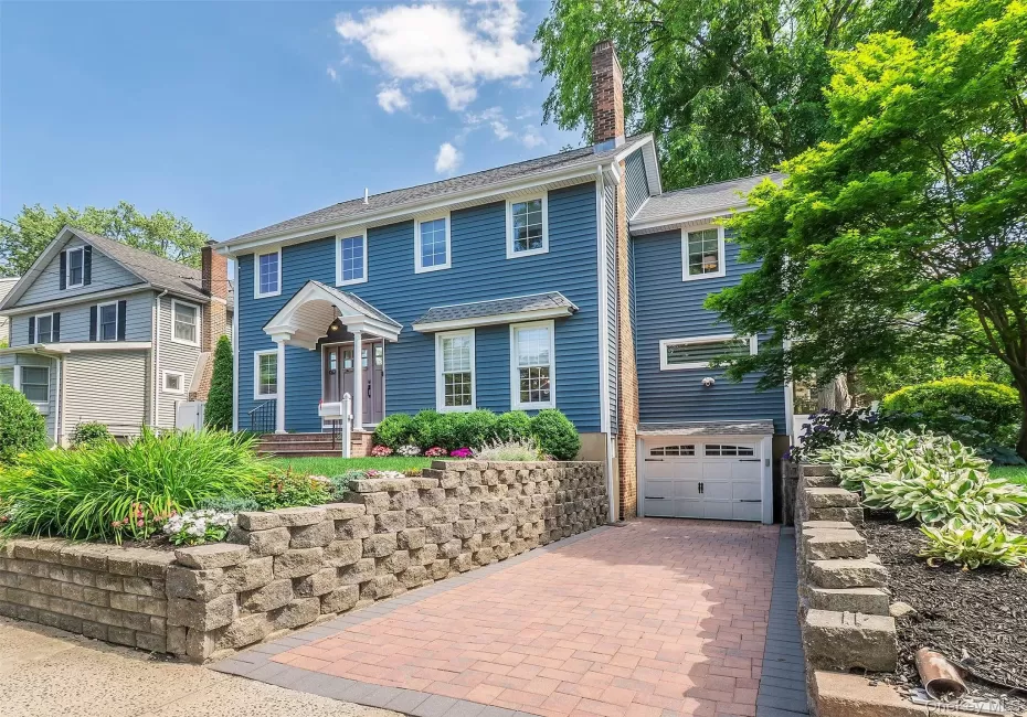 60 Highland Avenue, North Hempstead, NY, 4 Bedrooms Bedrooms, 9 Rooms Rooms,3 BathroomsBathrooms,Residential Lease,For Rent,Highland,0,1020944 60 Highland Avenue, North Hempstead, NY, 4 Bedrooms Bedrooms, 9 Rooms Rooms,3 BathroomsBathrooms,Residential Lease,For Rent,Highland,0,1020944