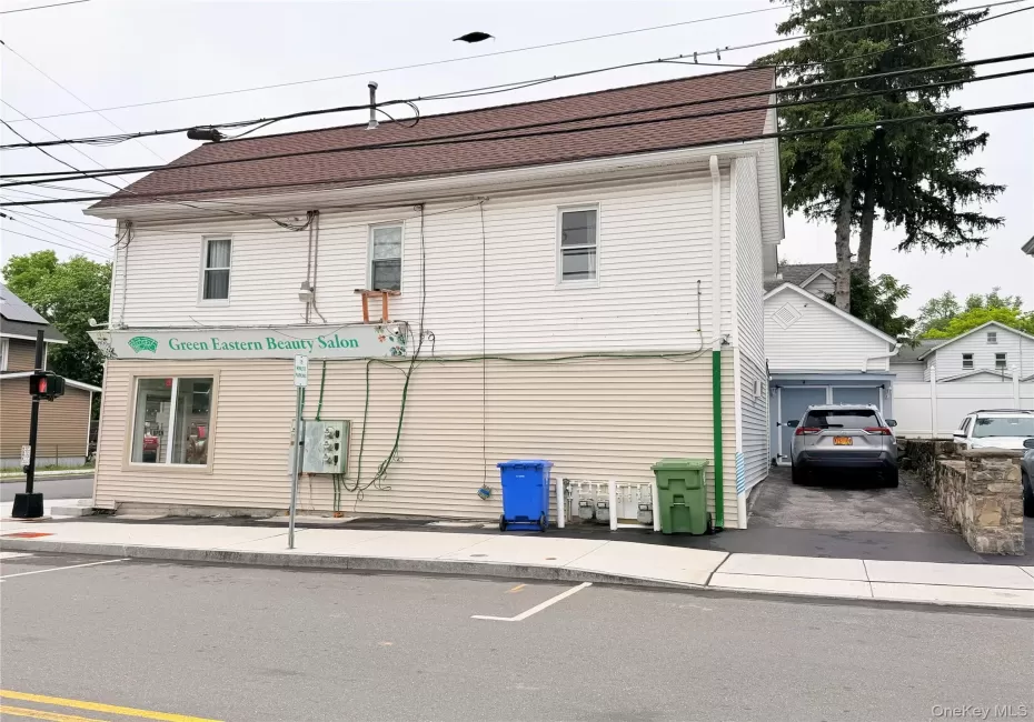 36 Wallkill Avenue, Middletown, NY, 2 Bedrooms Bedrooms, 4 Rooms Rooms,1 BathroomBathrooms,Residential Lease,For Rent,Wallkill,0,1021251 36 Wallkill Avenue, Middletown, NY, 2 Bedrooms Bedrooms, 4 Rooms Rooms,1 BathroomBathrooms,Residential Lease,For Rent,Wallkill,0,1021251