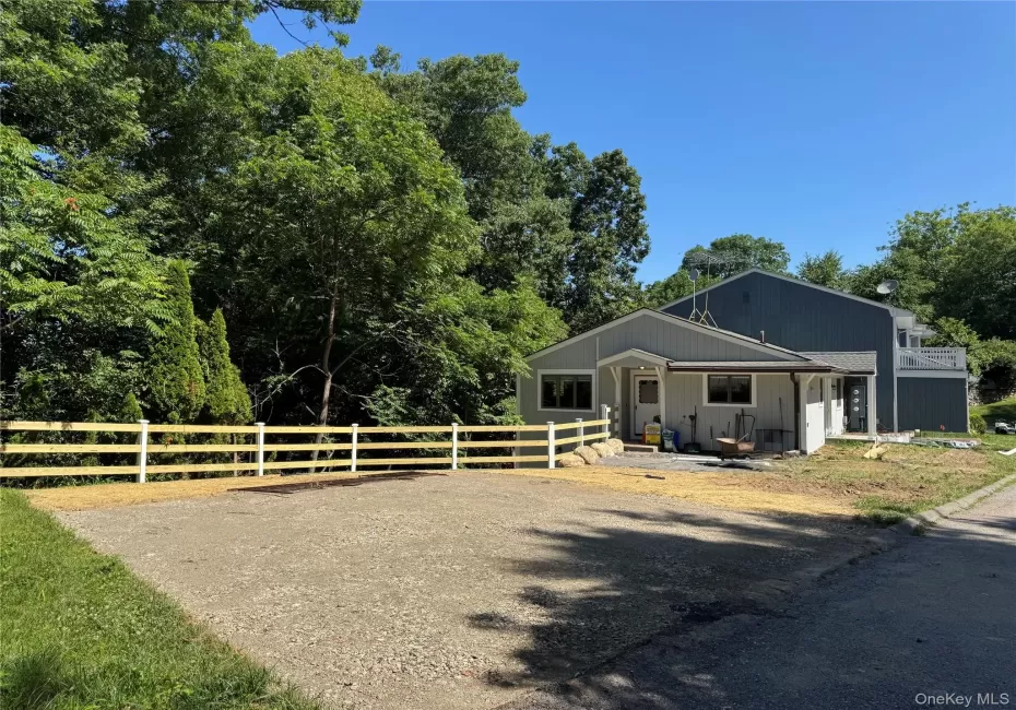 35 Quincy Ct S. 35 Quincy Ct S.