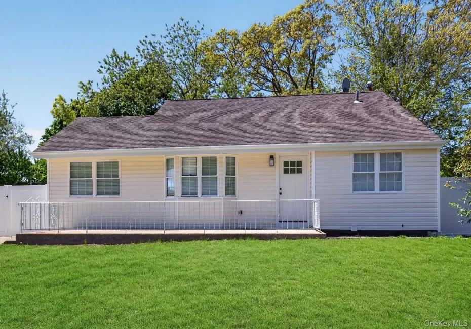 23 Champlain Street, Brookhaven, NY, 3 Bedrooms Bedrooms, 9 Rooms Rooms,2 BathroomsBathrooms,Residential,For Rent,Champlain,0,1021103 23 Champlain Street, Brookhaven, NY, 3 Bedrooms Bedrooms, 9 Rooms Rooms,2 BathroomsBathrooms,Residential,For Rent,Champlain,0,1021103