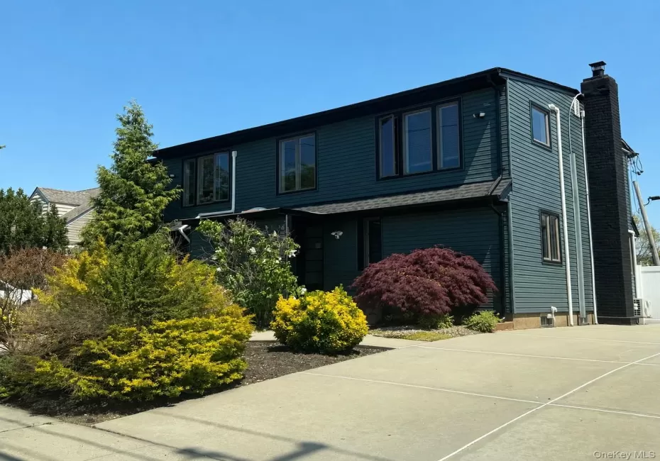 301 Merrick Avenue, Hempstead, NY, 5 Bedrooms Bedrooms, 10 Rooms Rooms,1 BathroomBathrooms,Residential,For Rent,Merrick,0,1020241 301 Merrick Avenue, Hempstead, NY, 5 Bedrooms Bedrooms, 10 Rooms Rooms,1 BathroomBathrooms,Residential,For Rent,Merrick,0,1020241