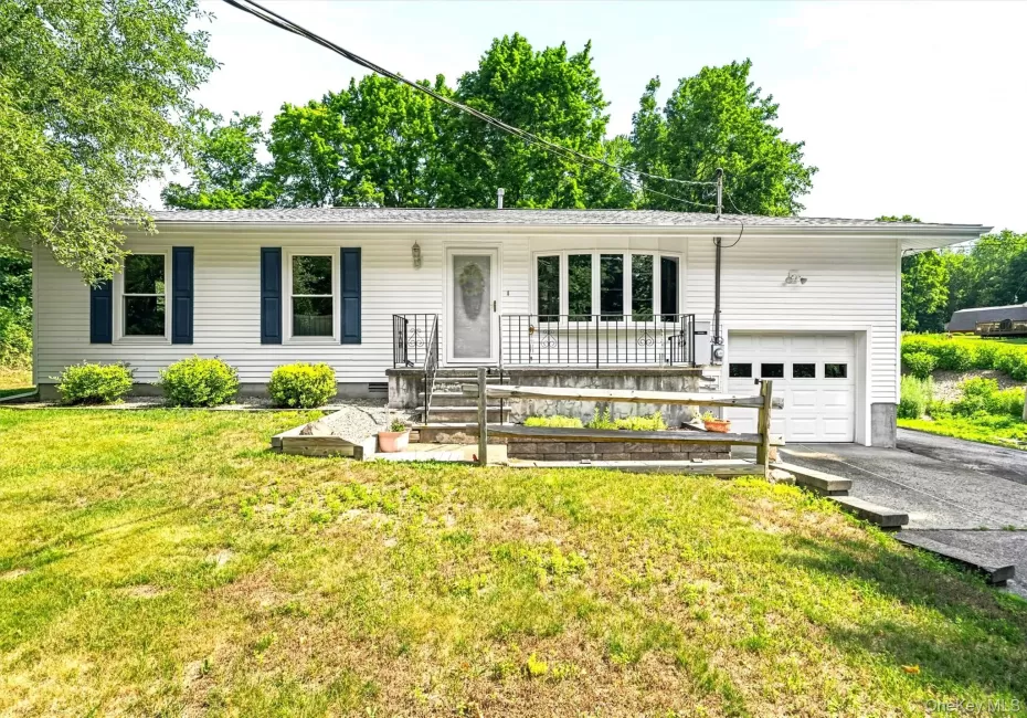 484 State Route 52, Montgomery, NY, 2 Bedrooms Bedrooms, 5 Rooms Rooms,1 BathroomBathrooms,Residential,For Rent,State Route 52,0,1018573 484 State Route 52, Montgomery, NY, 2 Bedrooms Bedrooms, 5 Rooms Rooms,1 BathroomBathrooms,Residential,For Rent,State Route 52,0,1018573