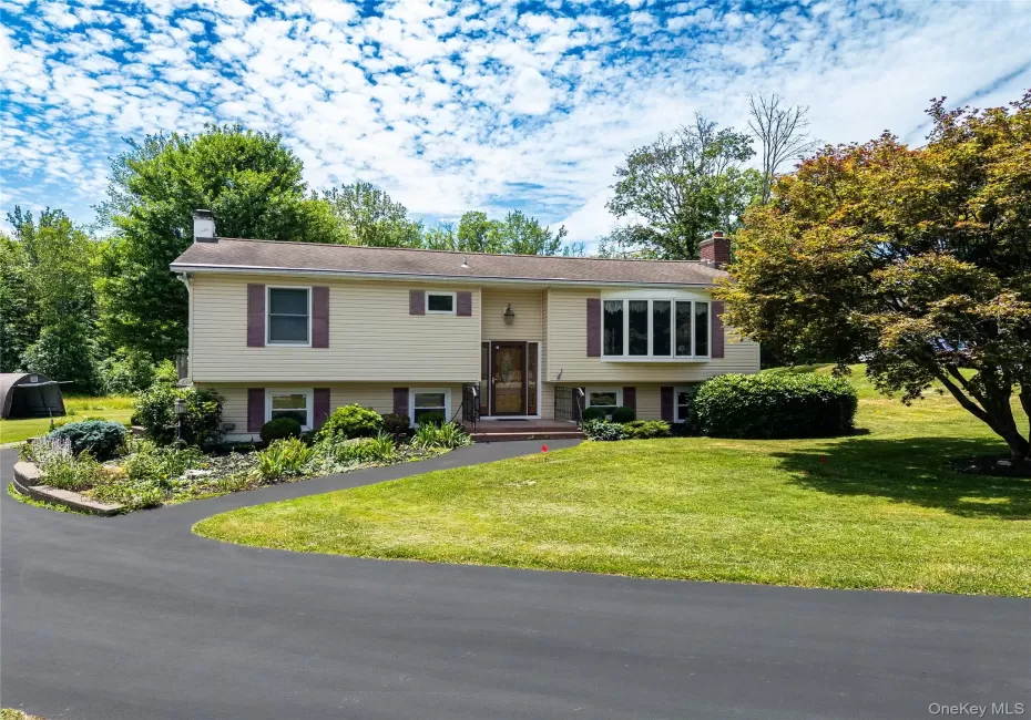 17 Dorett Drive, Wappinger, NY, 3 Bedrooms Bedrooms, 11 Rooms Rooms,2 BathroomsBathrooms,Residential,For Rent,Dorett,0,1018847 17 Dorett Drive, Wappinger, NY, 3 Bedrooms Bedrooms, 11 Rooms Rooms,2 BathroomsBathrooms,Residential,For Rent,Dorett,0,1018847